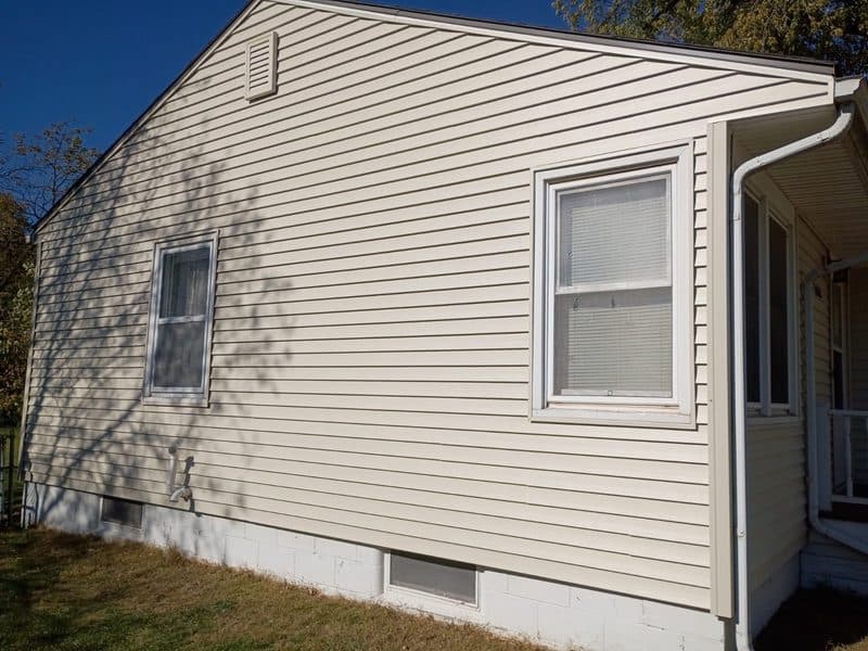 Completed tan vinyl siding, Fremont NE